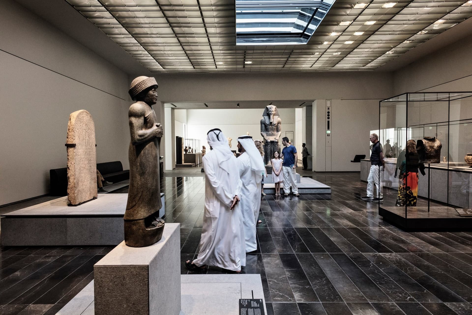 Sheikh Zayed Grand Mosque and Louvre Abu Dhabi Tour with Lunch from Dubai - image 6